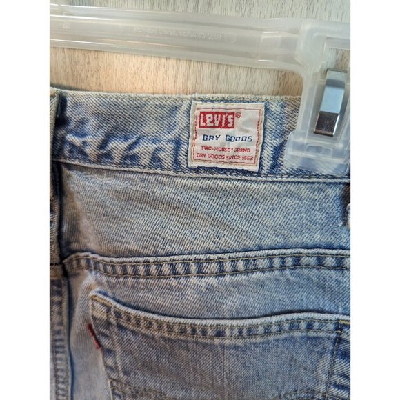 Vintage Levi's 519 Low Rise Flare Women's Junior Size 9M Light Wash Jeans Stain - Picture 10 of 15